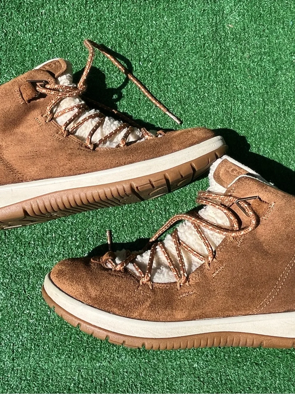 Ugg Highland Sneaker Boot Chestnut Brown Suede Sherpa Womens Size 8M